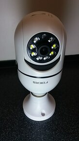 Sledovacia IP kamera (E27) - 4