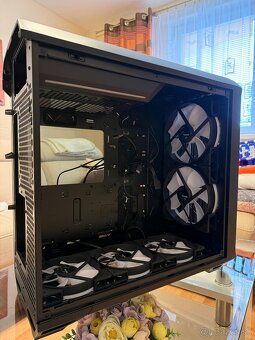 [Predám] Fractal Design Torrent Black RGB TG Light Tint - 4