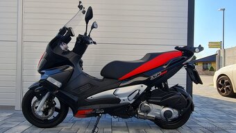 Aprilia SR max 300 - 4