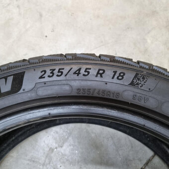 Zimné pneumatiky 235/45 R18 MICHELIN DOT3022 - 4