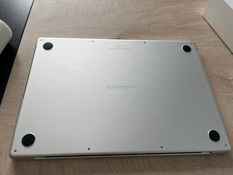 Macbook Pro 16 M1 - 4