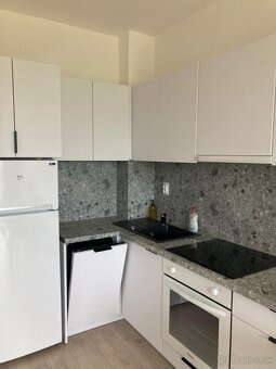 Prenájom- 1 izbový byt v Brezne - 4