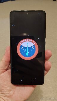 Motorola Edge 30 - 4