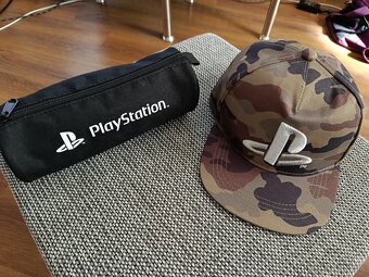 Predám Playstation 4 - 4