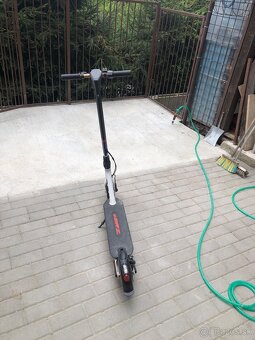 Elektrická kolobežka APRILIA eSRZ - 4