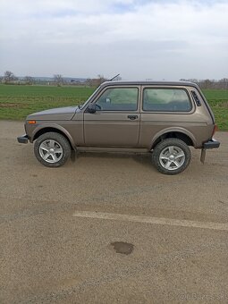 Lada Niva - 4