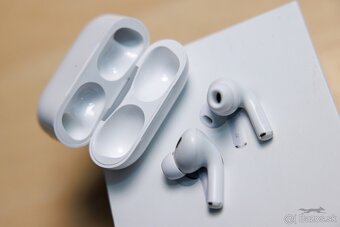 Apple AirPods Pro 2 - 4