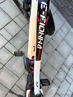 Crussis e-Fiona 11,7 - 4