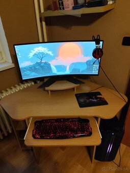 Celý herný set-up. - 4