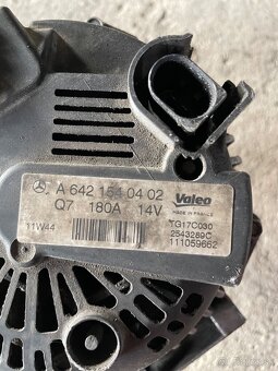 Predám altenator c300 CDI 4matic - 4