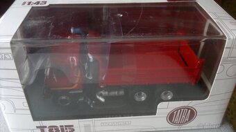 kniha s modelom tatra 815 - 4