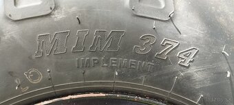 Predám šípové pneumatiky 9,5 R16 s diskami - 4