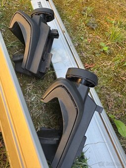 Thule univerzálne priečne nosiče 120cm - 4
