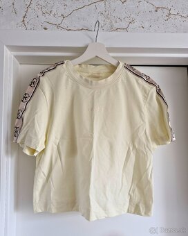 NOVE Guess, Marciano tricko, crop top XS -M - 4