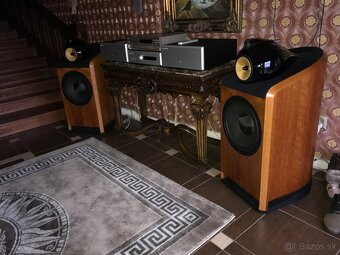 B&W Bowers & Wilkins 801 Nautilus - 4