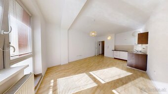 Predaj: Garsónka s balkónom - ul. Kvačalova, Žilina (34 m2) - 4