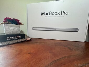 MacBook Pro 13” + krabica + nabíjačka – výborný stav - 4