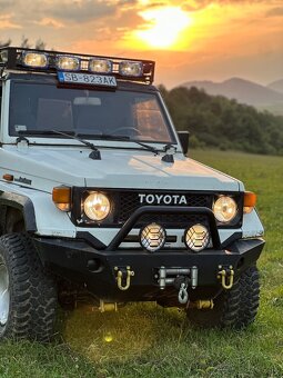 Toyota Land-Cruiser - 4