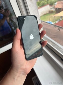 Predám apple iphone se 2020 64gb - 4