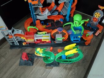 Hot Wheels - 4