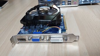 Predám základnú dosku Intel  Gigabyte GA-B75M-D3H - 4