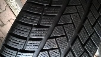 2 ks ZIMNÉ PNEU 225/40 R18 92W XL M+S VREDESTEIN cca 7-8 mm - 4