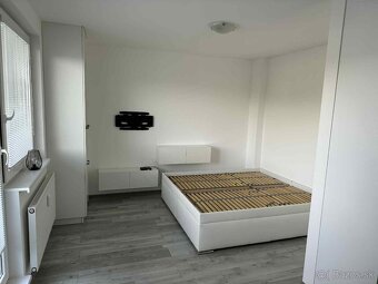 1-izbový byt s balkónom - 4