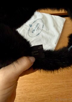 PRADA CHRANICE KLAPKY NA USI - 4