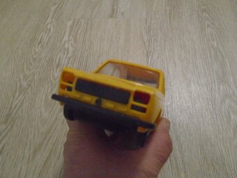 Stará Hračka Fiat 127A - 4