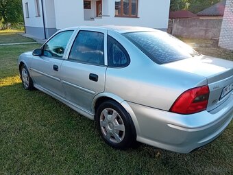 Opel Vectra 1.8 benzín 16V - 4