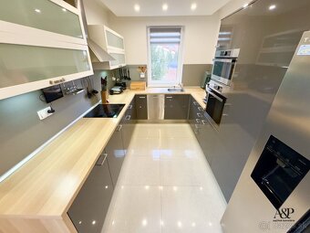 4 IZBOVÝ RODINNÝ DOM S BAZÉNOM, POZEMOK 783M2, RECA, okr. SE - 4