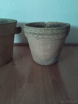 2 hlinené kvetináče po babke - 4