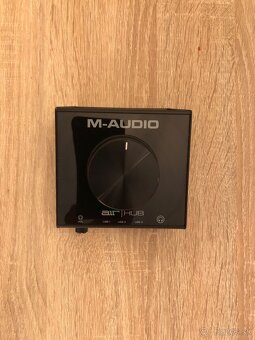 M-Audio AIR Hub USB zvuková karta - 4