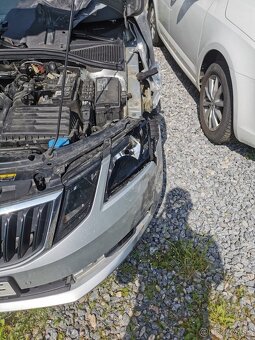 Predám Havarovanú Škoda Octavia 2.0 TDi Dsg rok 2020 . - 4