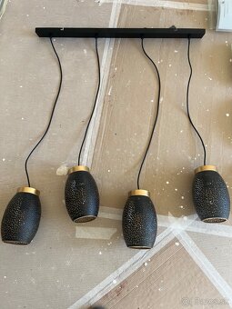 Predám svetla,lustre,vazu,stolík tv , konferečny stolík - 4