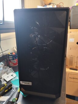 Fractal Meshify + Noctua + gold zdroj - 4