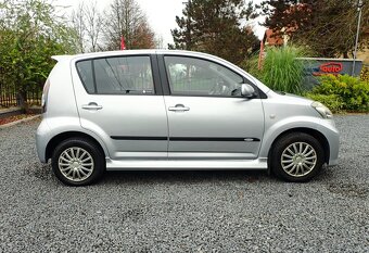 DAIHATSU SIRION 4x4 - 1.3benzin-67 tis km -KLIMA, 5 dverove - 4