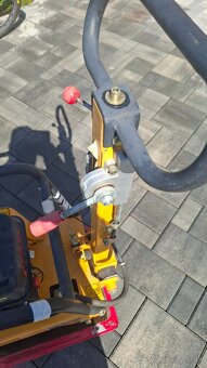 Vibračnú doska Lumag RP 130HPC - 4