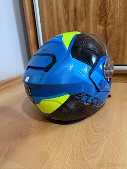 Výklopná helma - 4