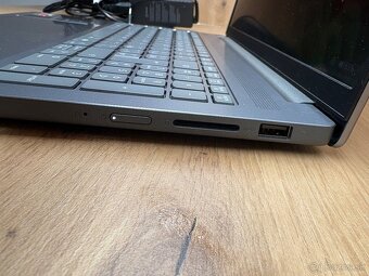 Predám notebook Lenovo - 4