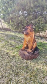 Vyrezávaná socha psa - nemecký ovčiak - 4