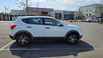 Nissan Qashqai 2.0i 4x4 LPG - 4