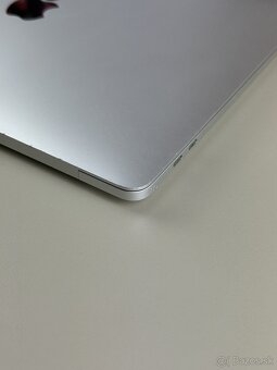 MacBook Pro M1 8/256Gb - 4