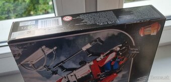 Predám LEGO Technic 42092 Záchranársky vrtuľník - 4