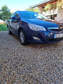 Predám opel astra 2012 - 4