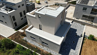 Vila na pláži, Privlaka, bazén, pozemok 4,8á, najvyhľadávane - 4