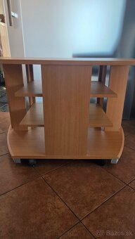 Stolík pod televizor - 4