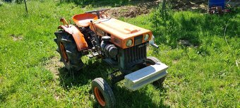Kubota B7000E - 4