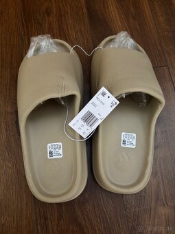 Adidas Yeezy Slide šľapky / papuče veľkosť 44 béžová - 4
