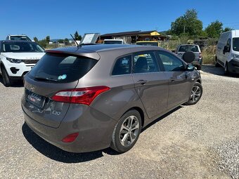 Hyundai i30 CW 1.6i CRDi VGT Family - 4